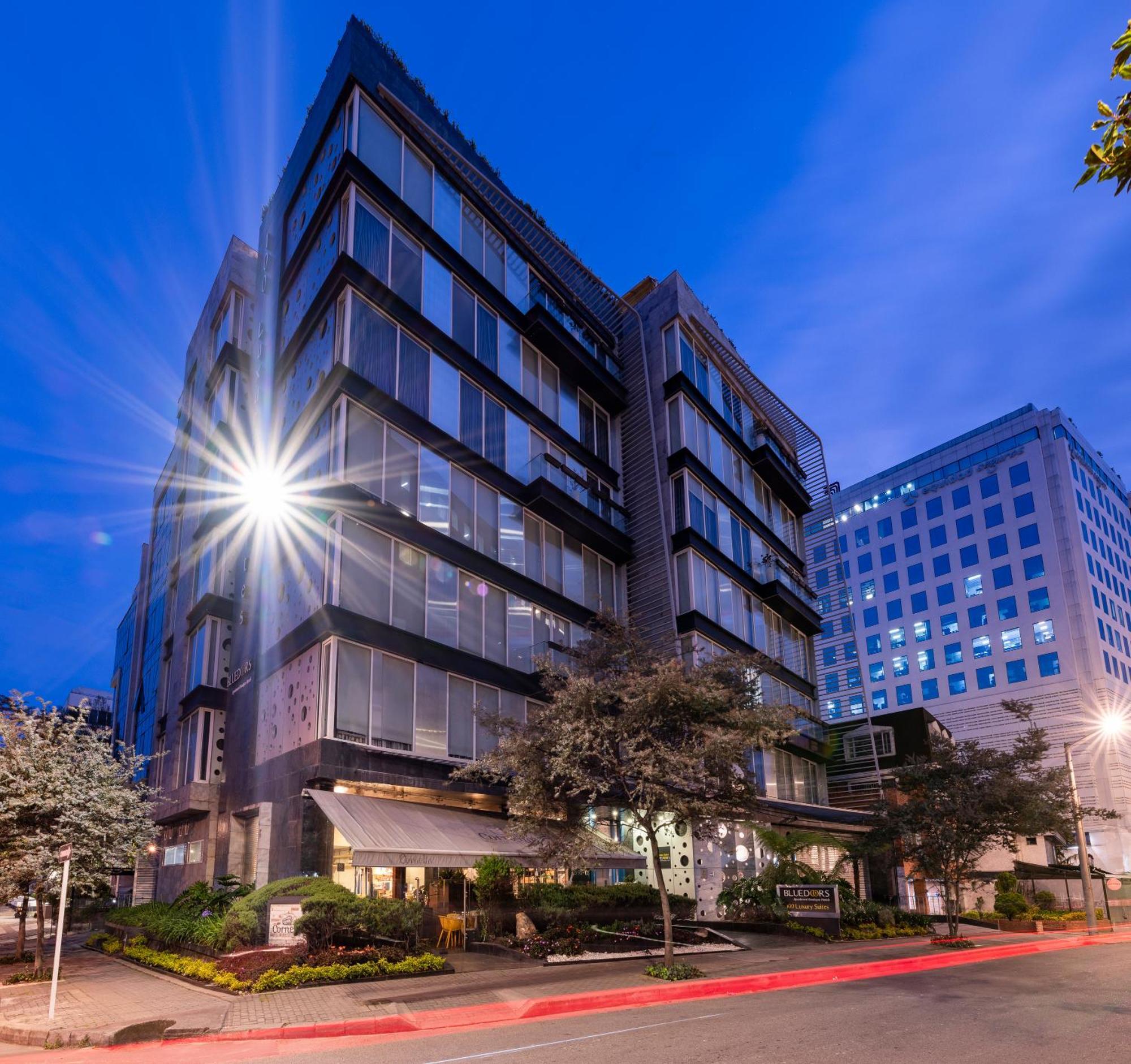 Hotel 100 Luxury Suites By Preferred Bogotá Exterior foto